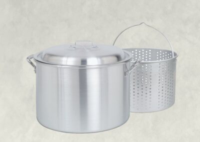 24 Qt w/ Perforated Basket